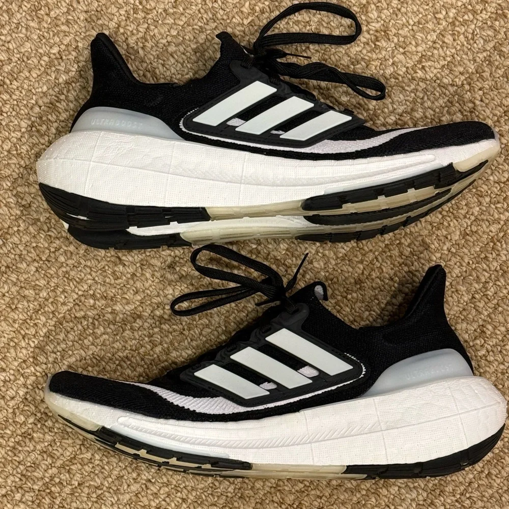 Women’s Adidas Ultra Boost Light Running Shoes - Picture 3 of 5